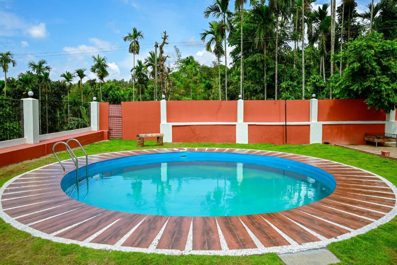 Hotel The Shire Sultan Bathery Esterno foto