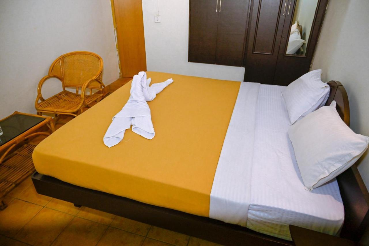 Hotel The Shire Sultan Bathery Esterno foto