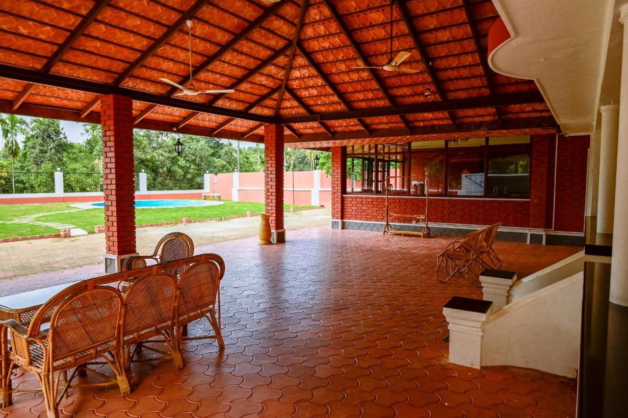 Hotel The Shire Sultan Bathery Esterno foto