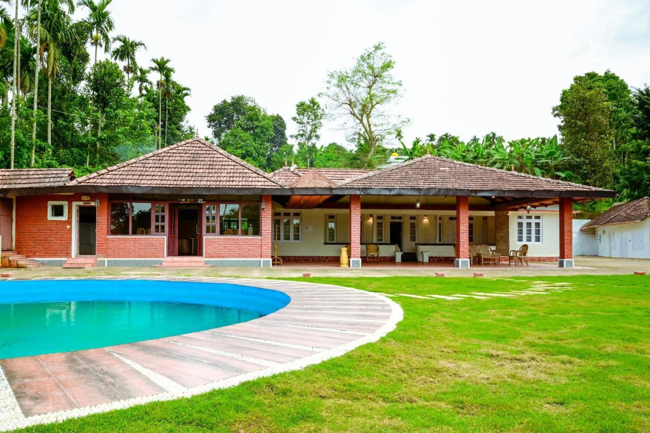 Hotel The Shire Sultan Bathery Esterno foto